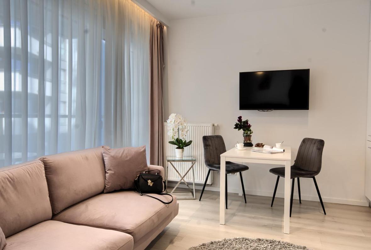 Mayad Residence ワルシャワ エクステリア 写真